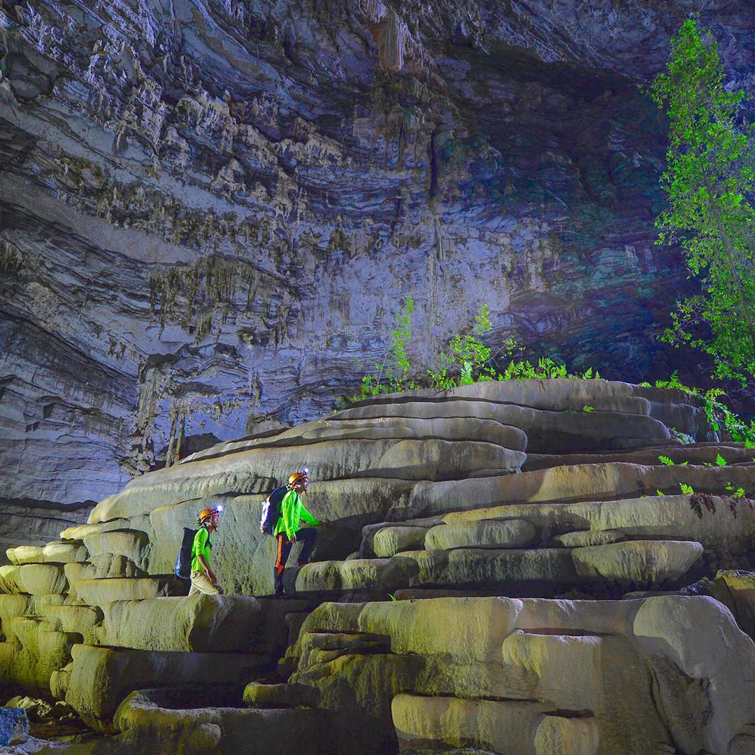 Tour Hang Tien Endeavor 2 Days